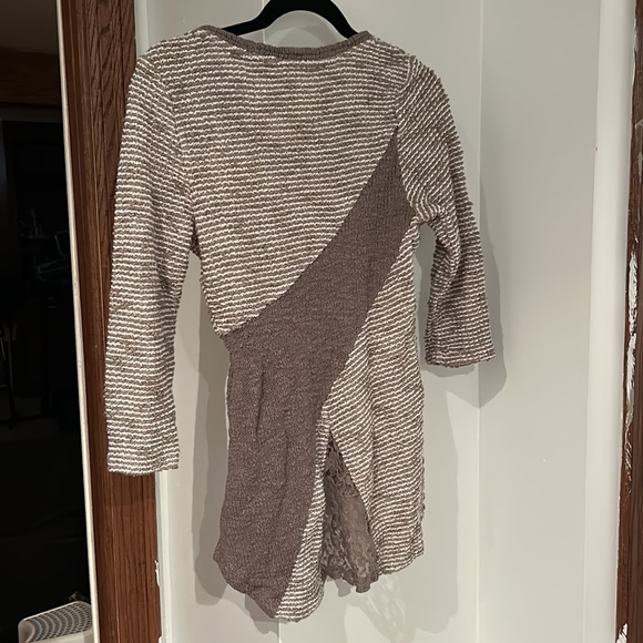 Angel of the North Sweater - Picture 4 of 4